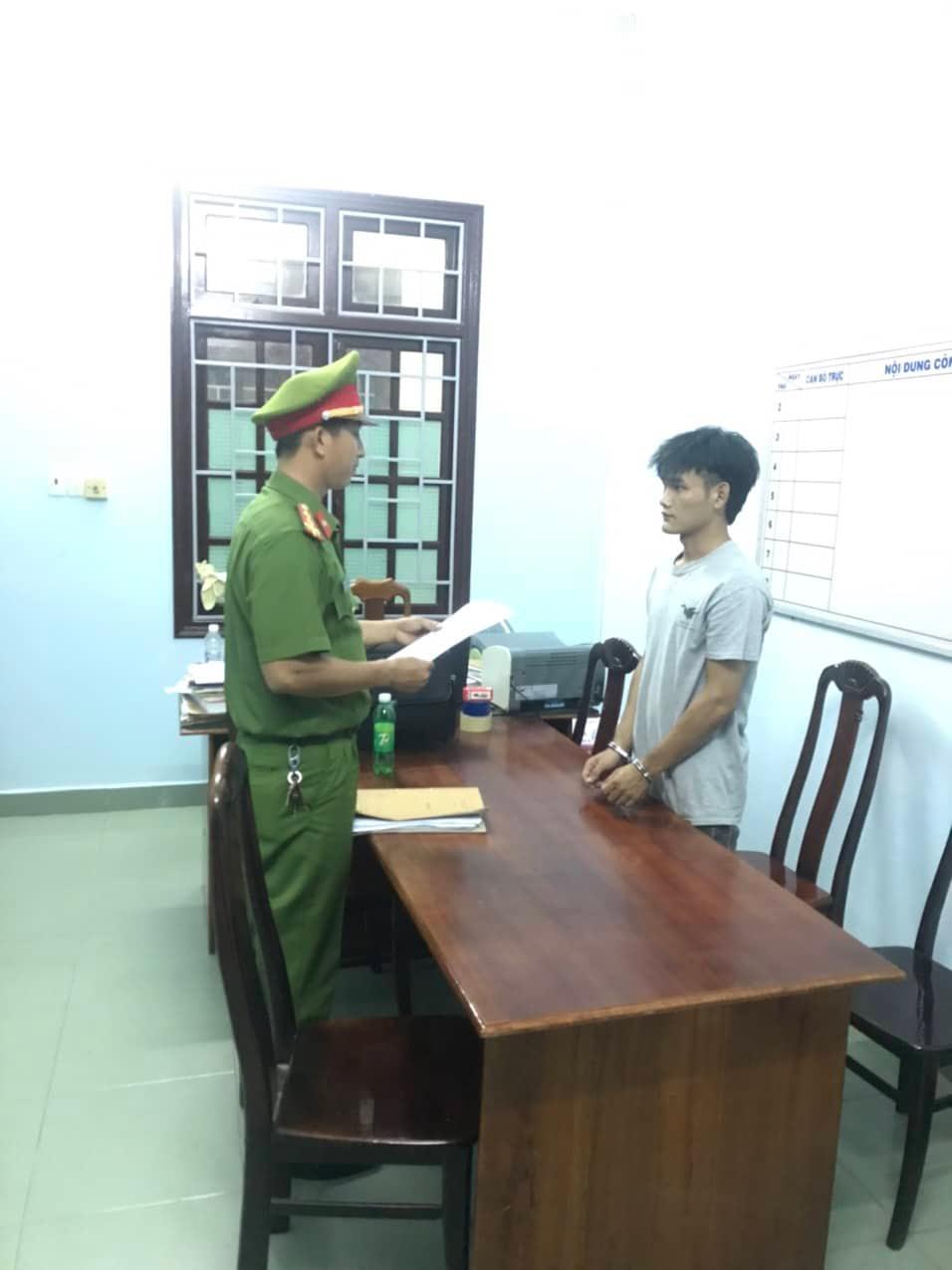Nam thanh ni&ecirc;n t&ocirc;ng CSGT bị thương ở Quảng Nam khai mang theo cần sa - Ảnh 1.
