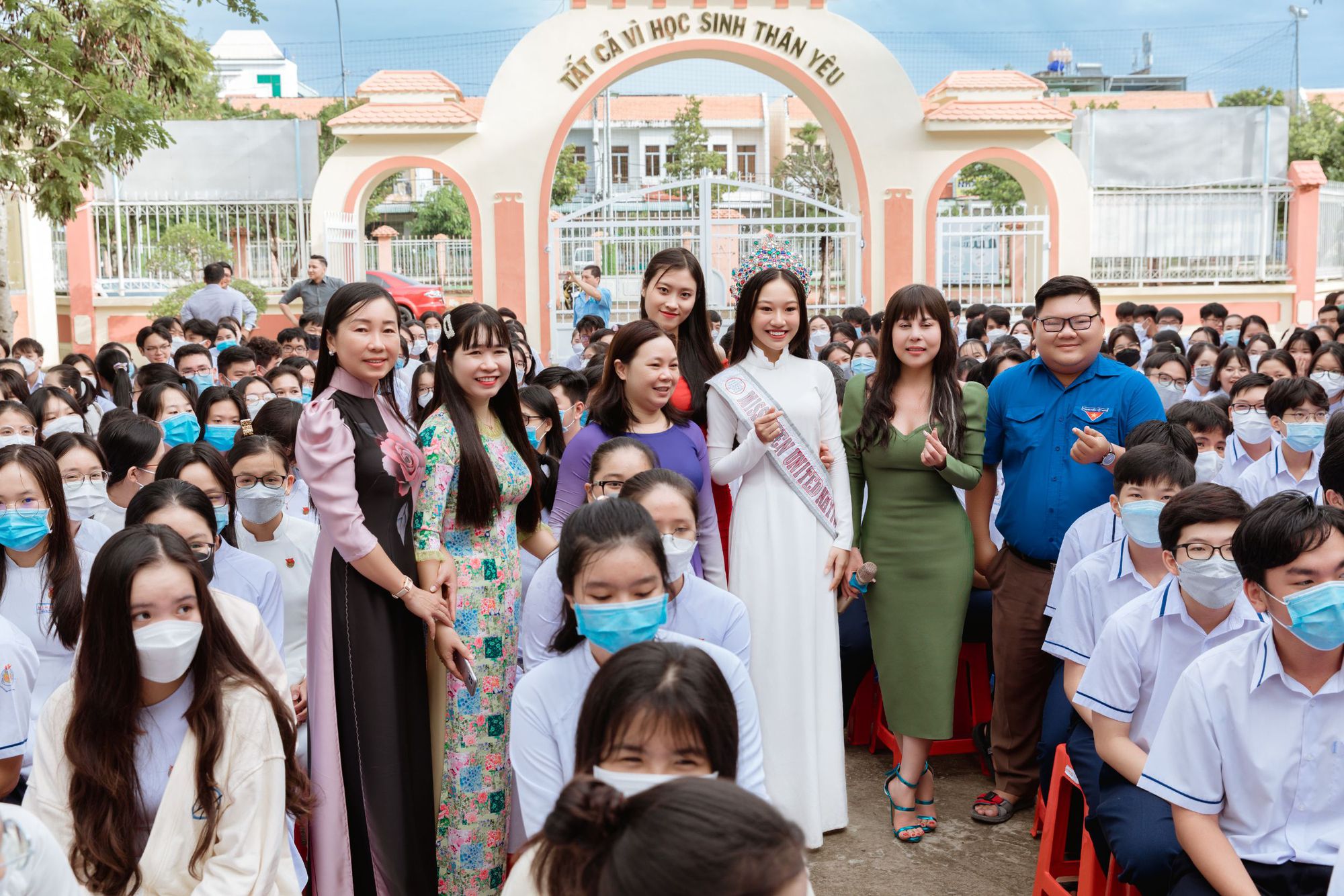 Hoa hậu teen quốc tế Trương Phương Nga được vinh danh