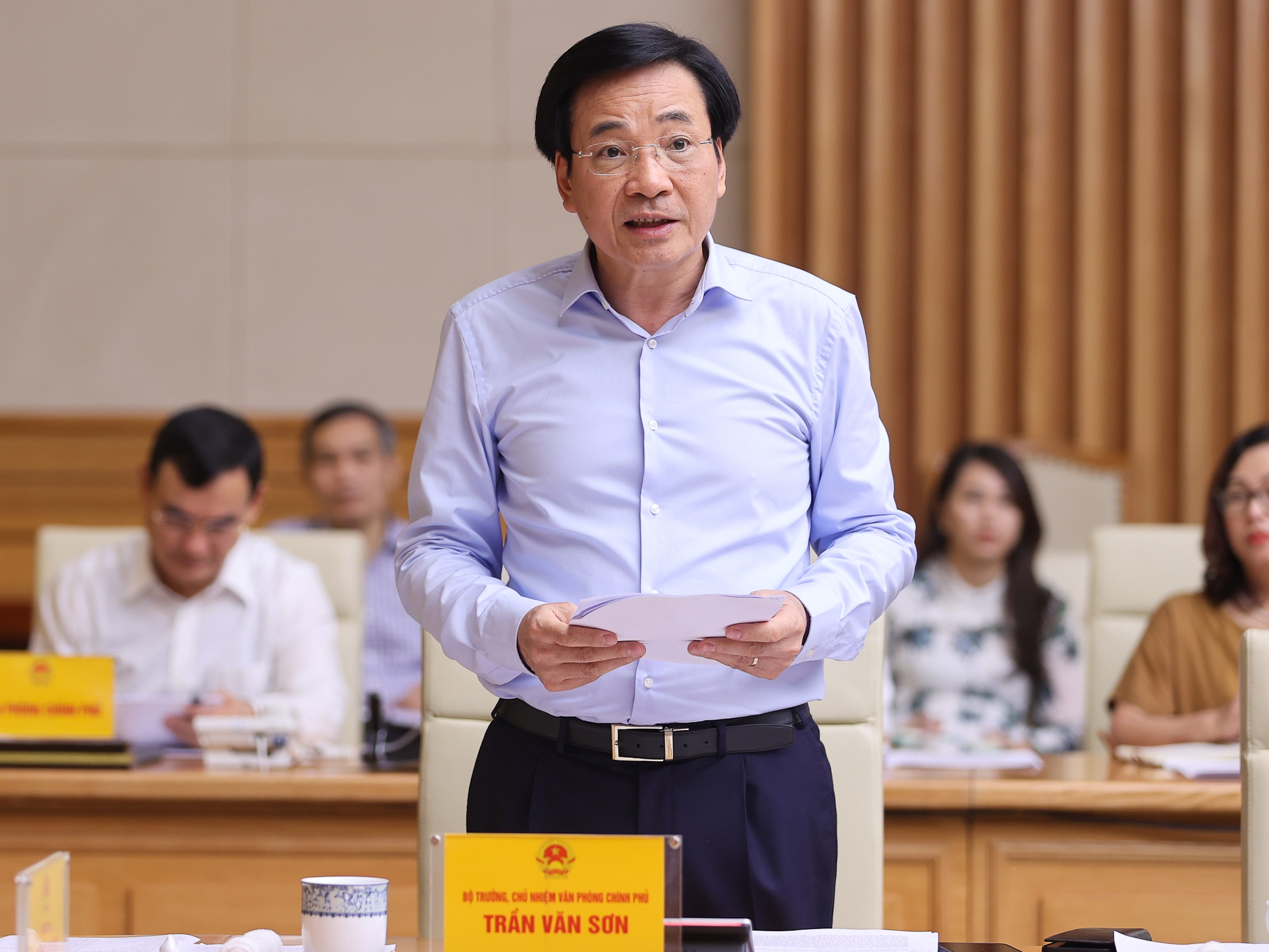 Thủ tướng: Cương quyết loại bỏ lợi &iacute;ch cục bộ trong thủ tục h&agrave;nh ch&iacute;nh - Ảnh 1.