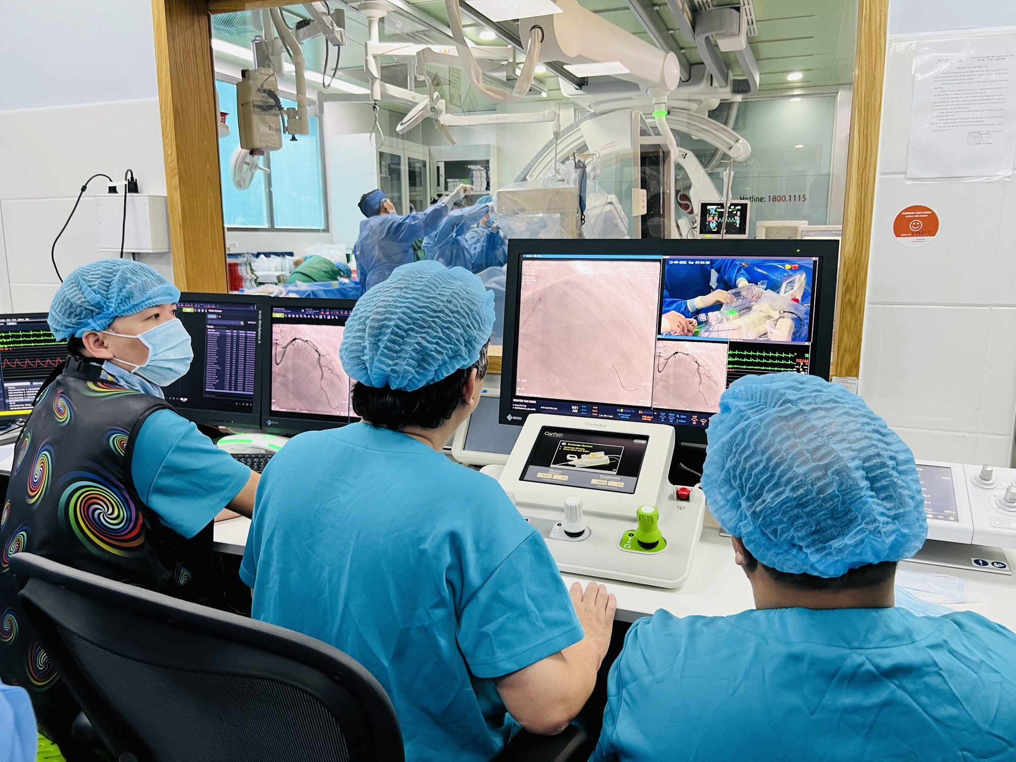 Quá tải bệnh nhân đột quỵ, hội chẩn chữa trị ra thế giới qua robot