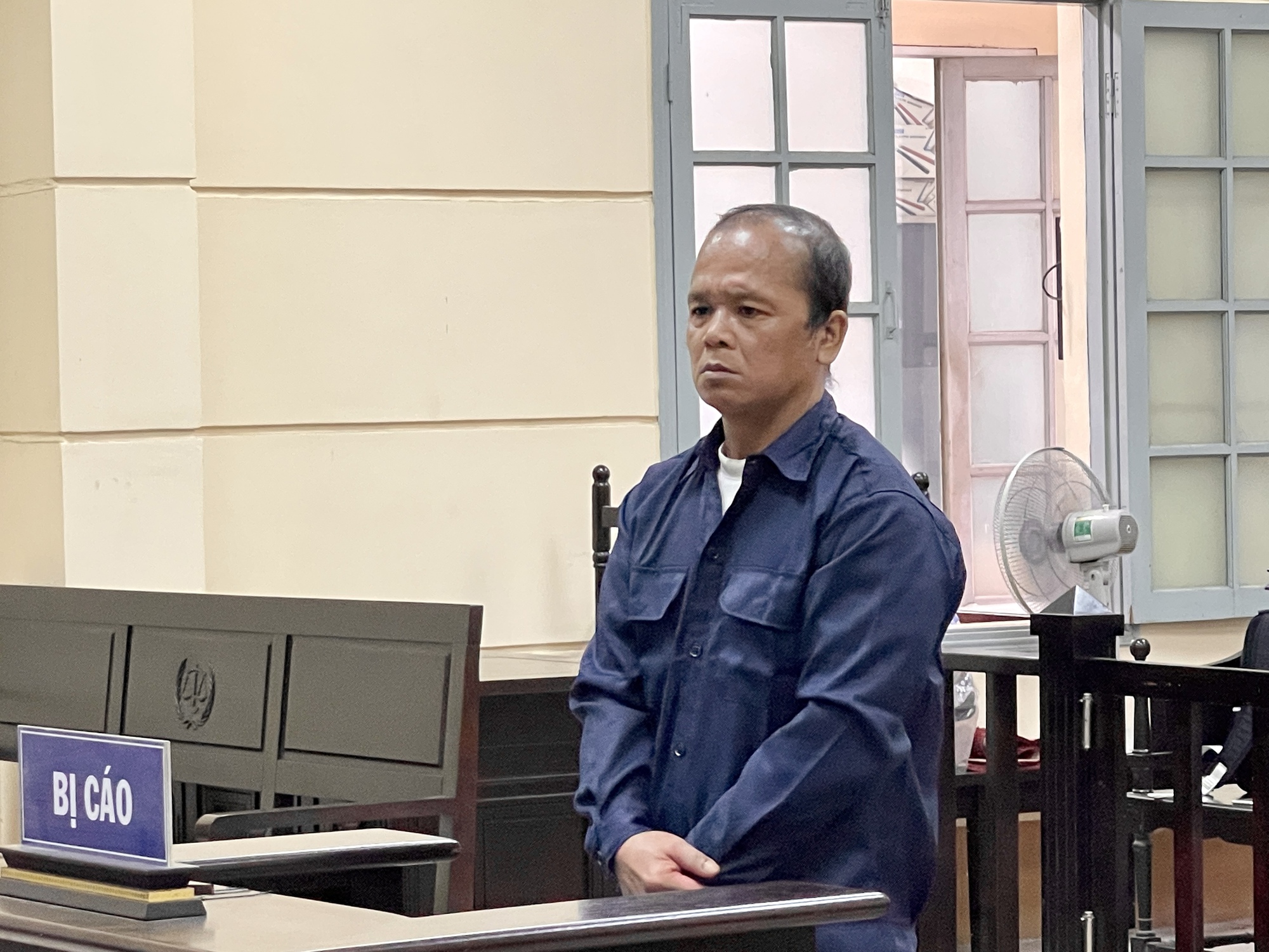Lời khai người lấy 44 nắp chắn r&aacute;c tr&ecirc;n cầu Thủ Thi&ecirc;m 2 - Ảnh 1.