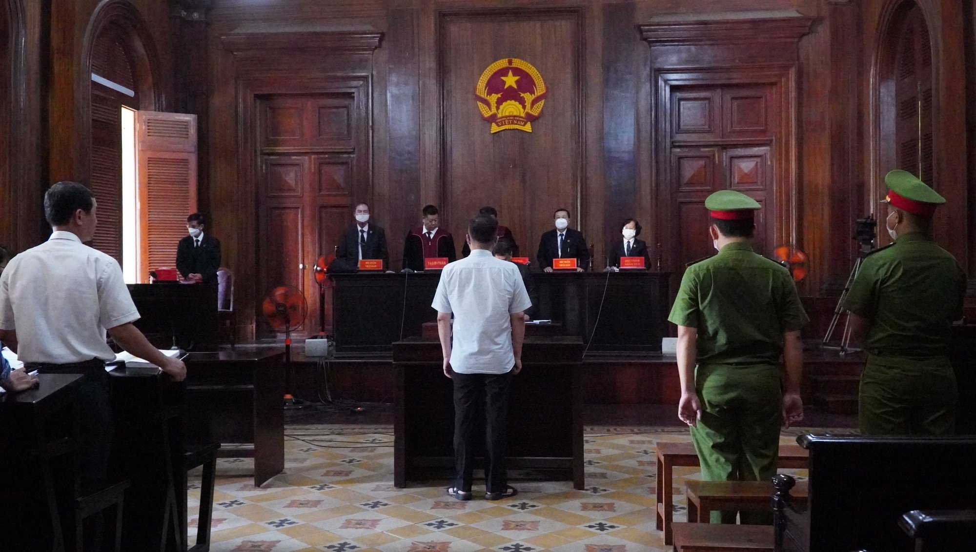 Bị cáo Tề Trí Dũng khai tiền tham ô để sử dụng cho... hoạt động từ thiện của công ty - Ảnh 2.