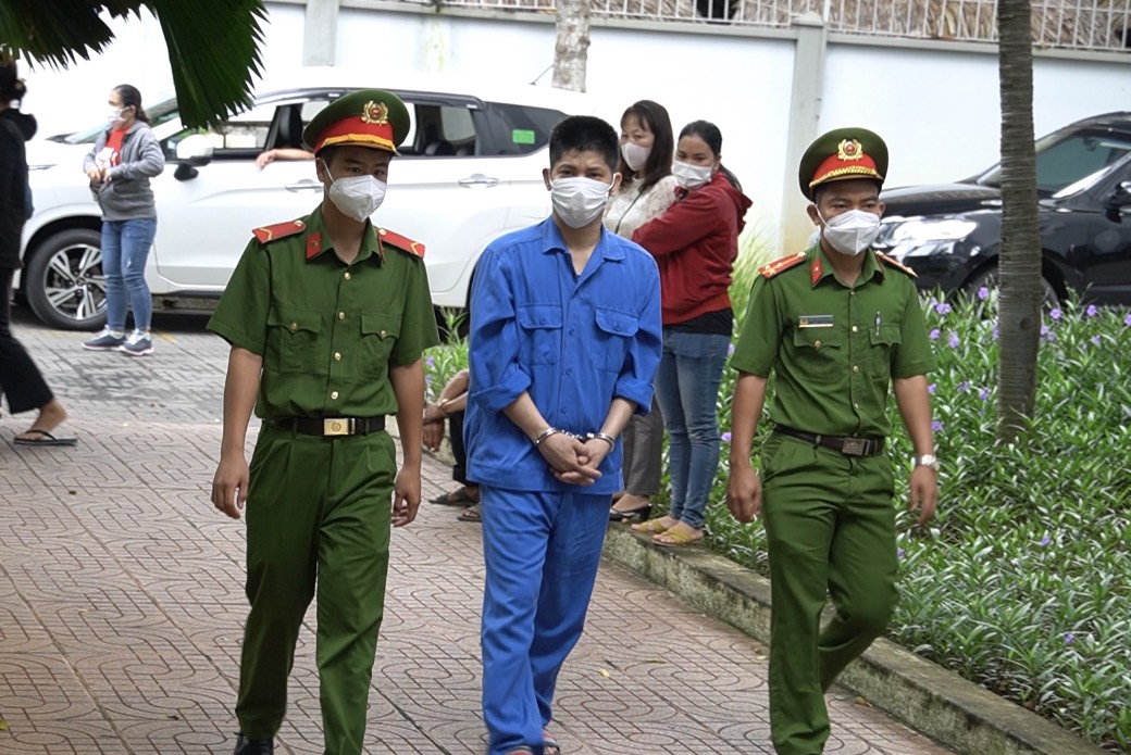 Vụ ôm thi thể trốn dưới giếng: Câu trả lời rất khó hiểu của bị cáo