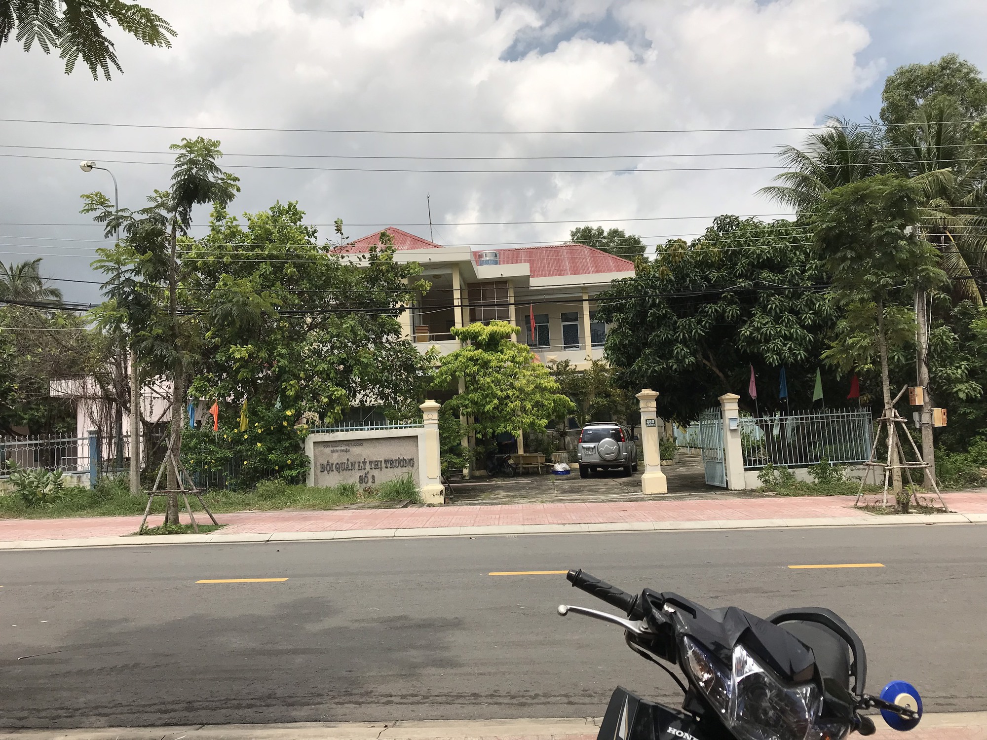 Bắt giam quyền đội trưởng Quản l&iacute; thị trường số 2 tại B&igrave;nh Thuận - Ảnh 1.