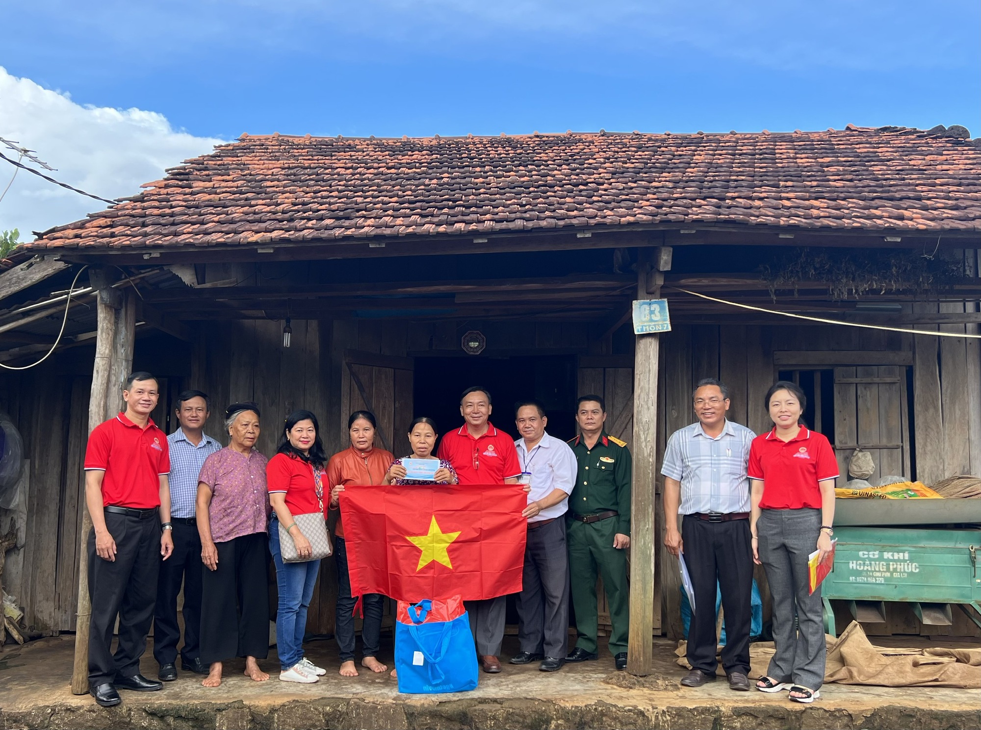 Thắt chặt nghĩa t&igrave;nh qu&acirc;n d&acirc;n v&ugrave;ng bi&ecirc;n - Ảnh 1.
