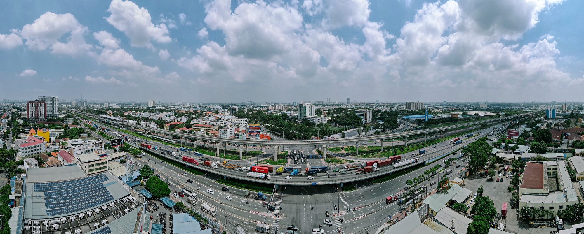 Phát triển cực tăng trưởng Hà Nội và TP HCM