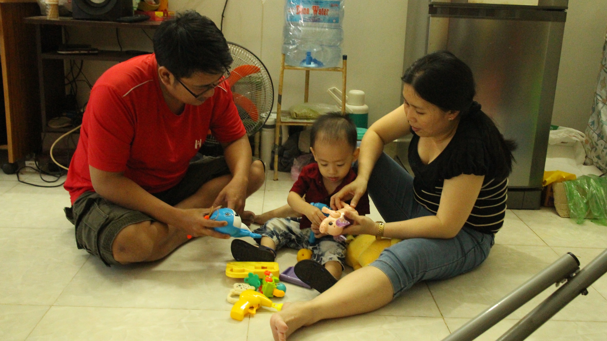 Đứt ruột xa con