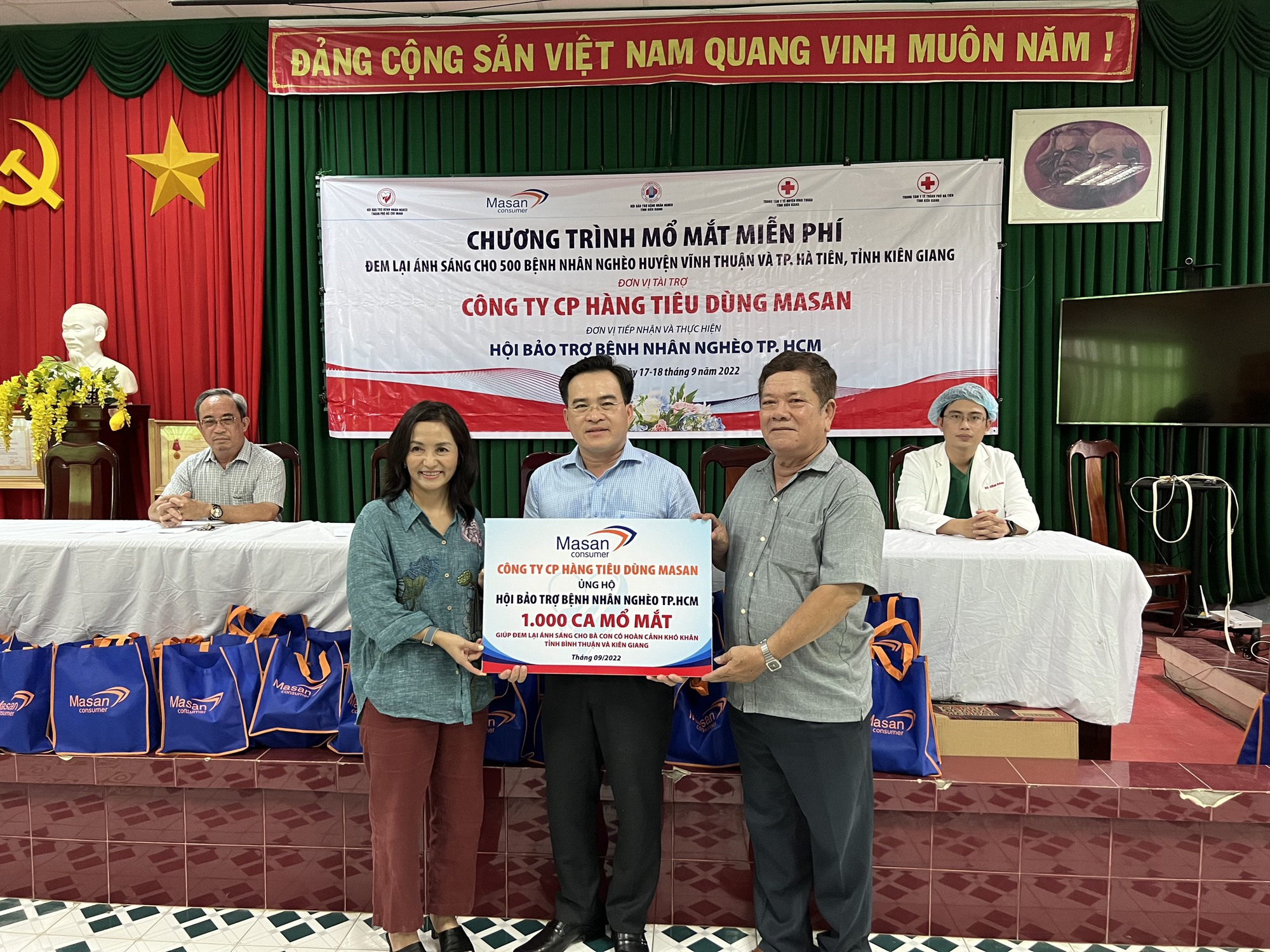 Masan giúp 500 bệnh nhân nghèo ở Kiên Giang sáng mắt