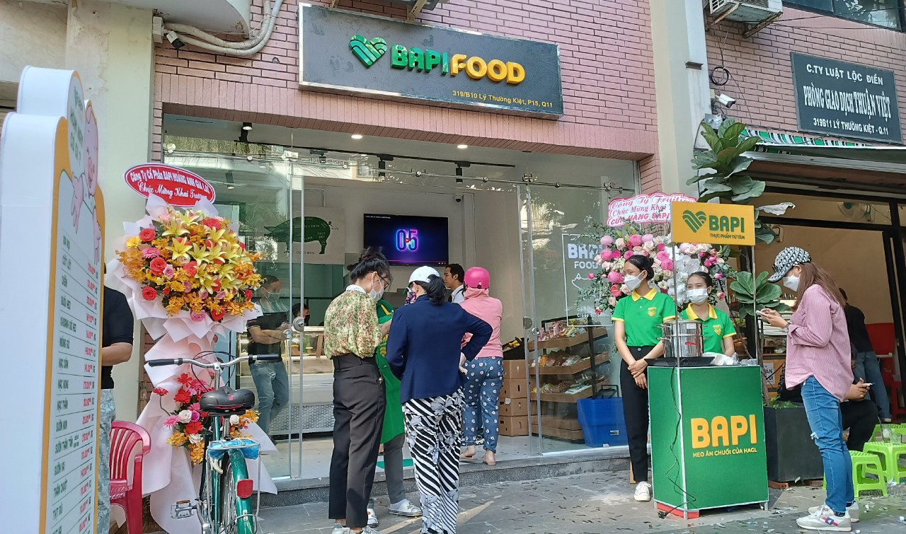Bầu Đức kể về h&agrave;nh tr&igrave;nh tho&aacute;t nạn của Ho&agrave;ng Anh Gia Lai - Ảnh 3.