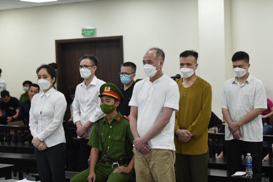 Tịch thu hơn 60 tỉ đồng  trong vụ “chạy án” cho cựu giám đốc Bệnh viện Thủ Đức