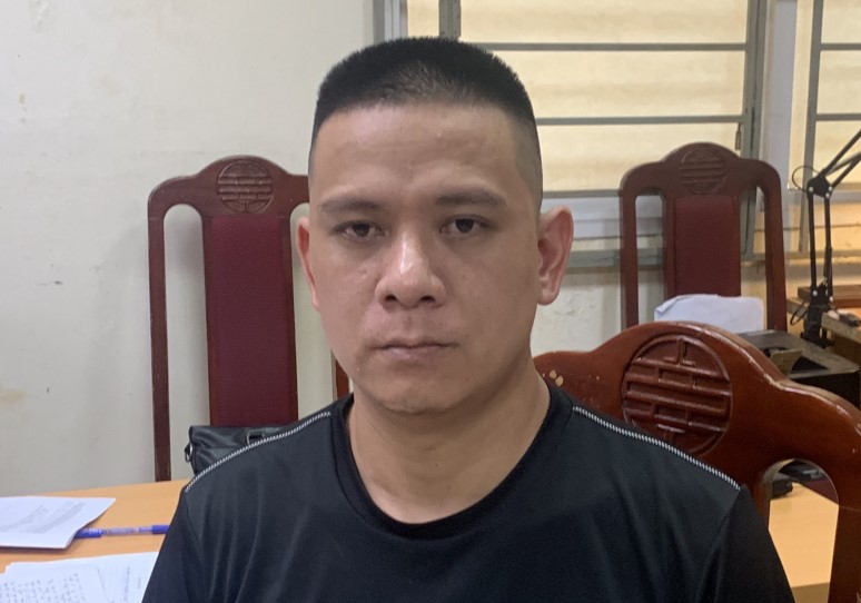Lời khai ban đầu của nghi phạm đâm chết người đàn ông trên phố, "bắt" đi bạn gái