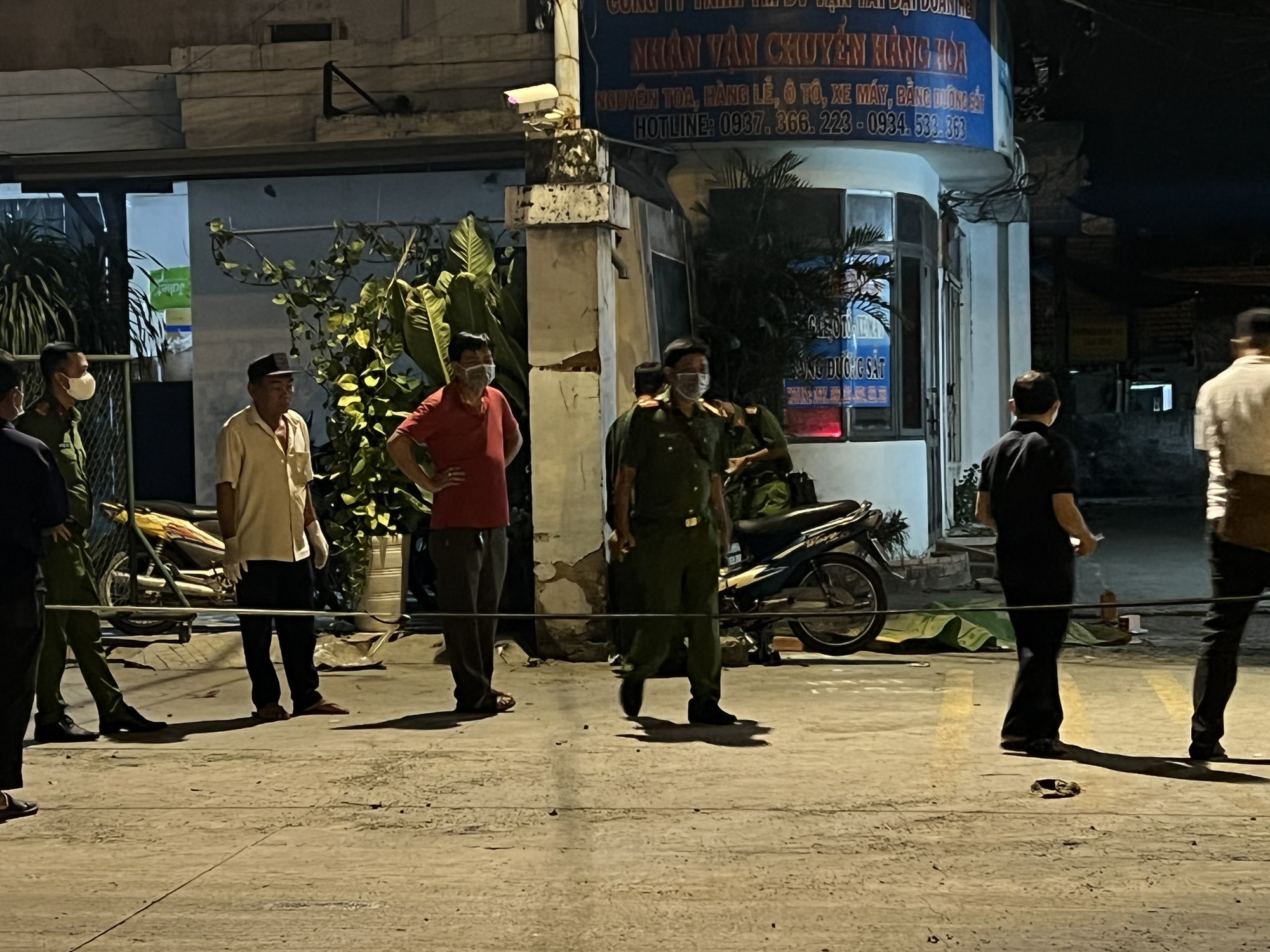 Người đàn ông tử vong bất thường trước ga Sóng Thần