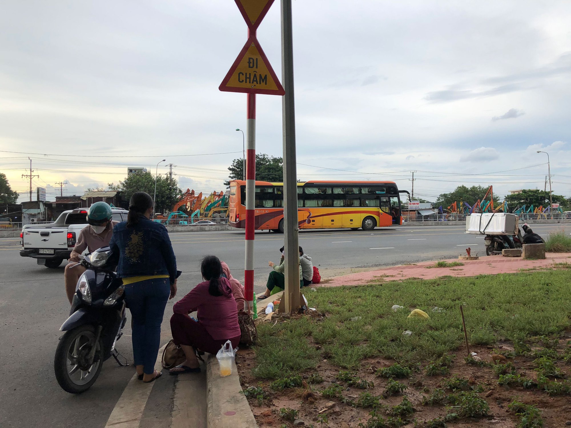 Cứu Bến xe Miền Đ&ocirc;ng mới tho&aacute;t cảnh đ&igrave;u hiu - Ảnh 3.