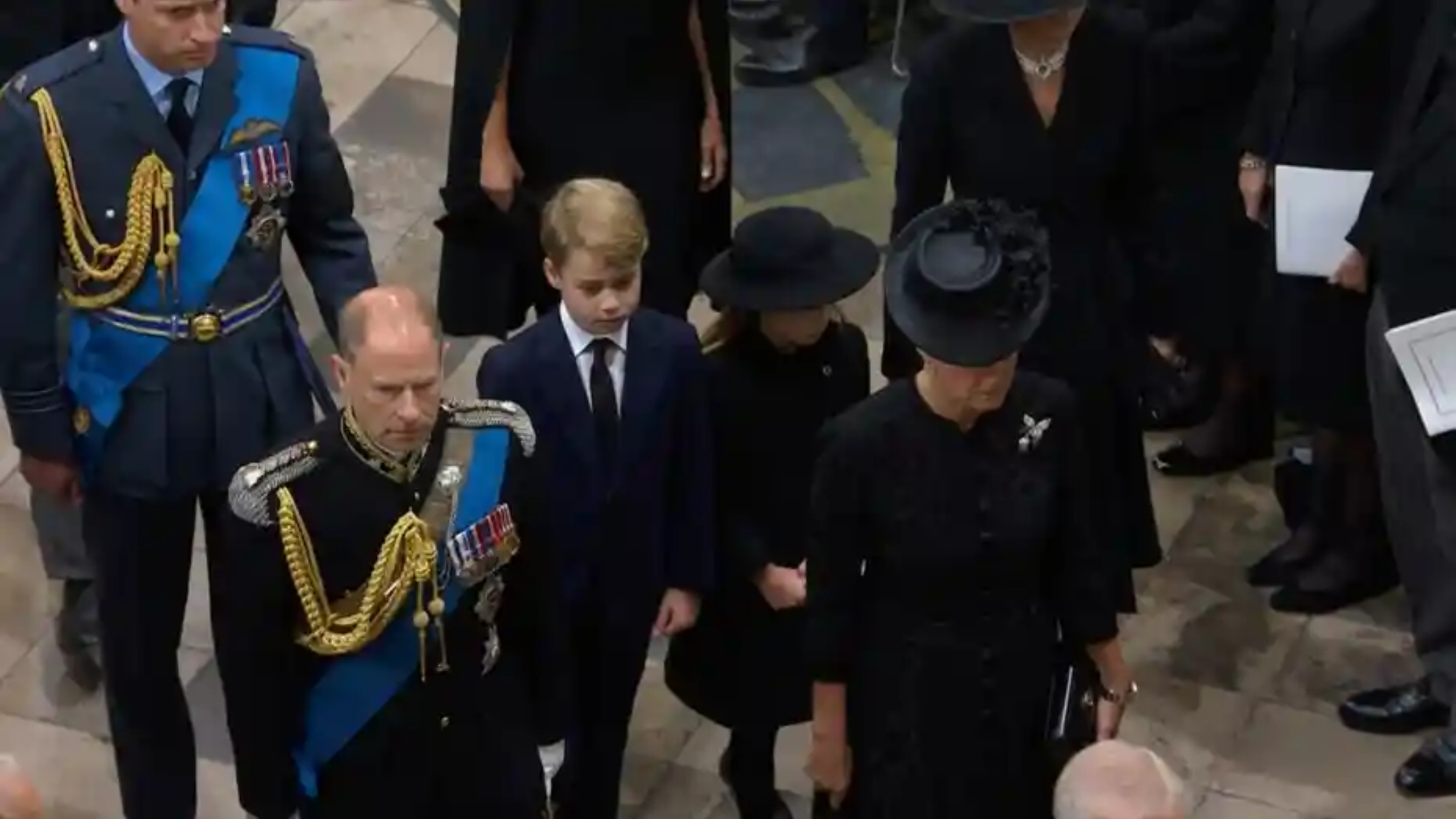Cả thế giới tiễn đưa Nữ hoàng Elizabeth II - Ảnh 3.