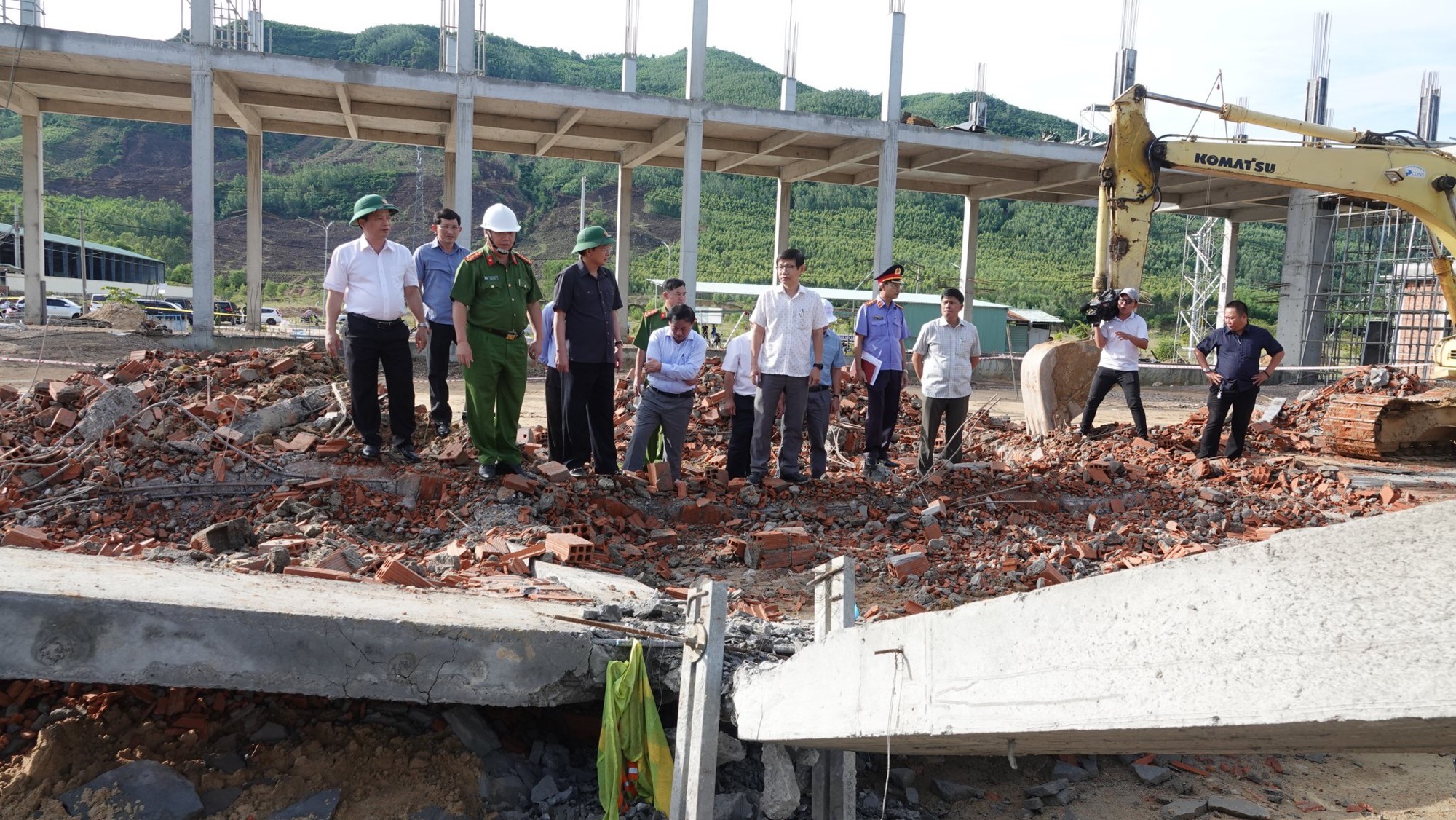 Bình Định bất ngờ đổi Tổ trưởng Tổ điều tra vụ sập tường làm 5 người chết