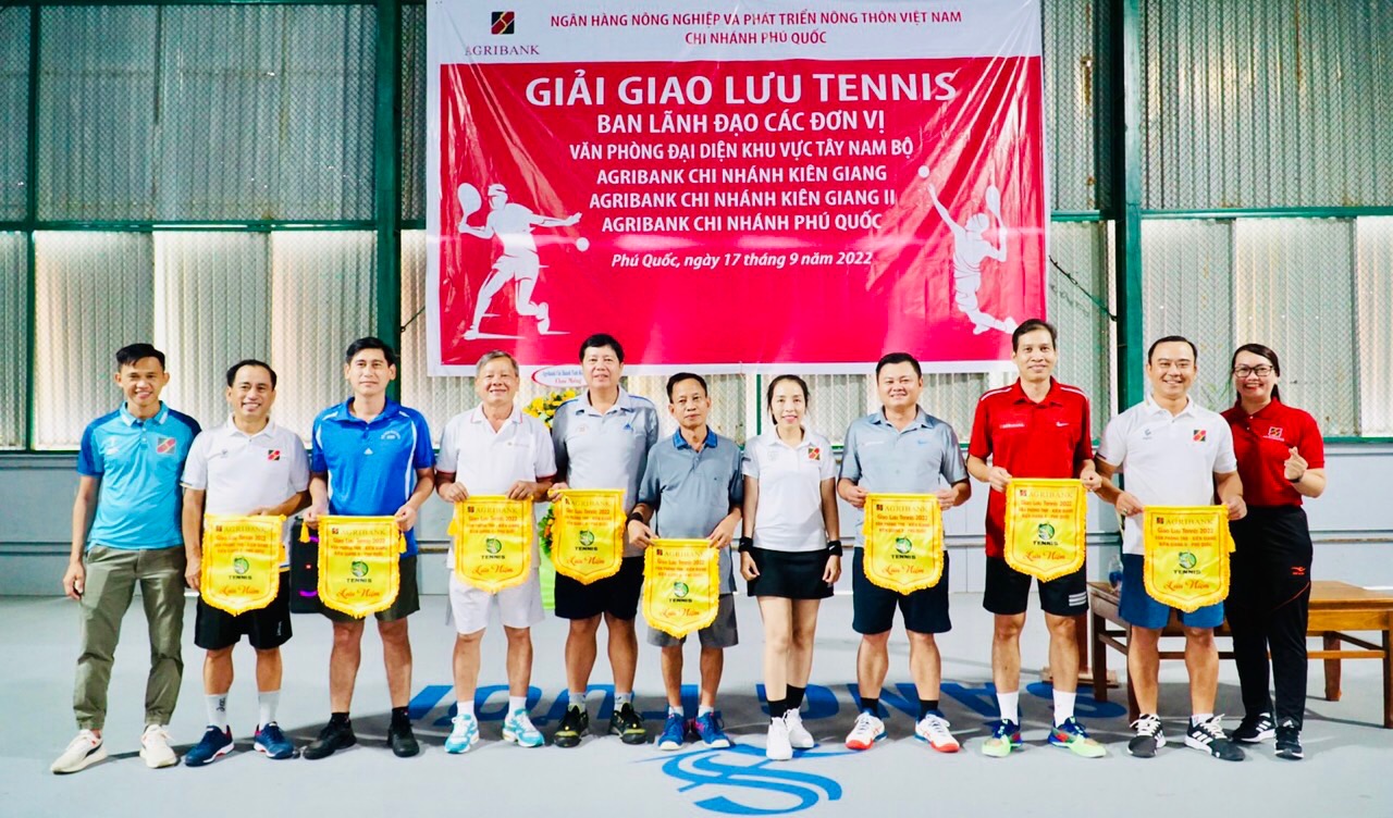 S&ocirc;i nổi giải giao lưu tennis Agribank Chi nh&aacute;nh Ph&uacute; Quốc - Ảnh 7.