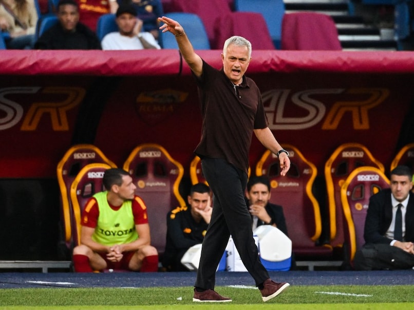 Mourinho lại chịu thiệt vì cá tính mạnh