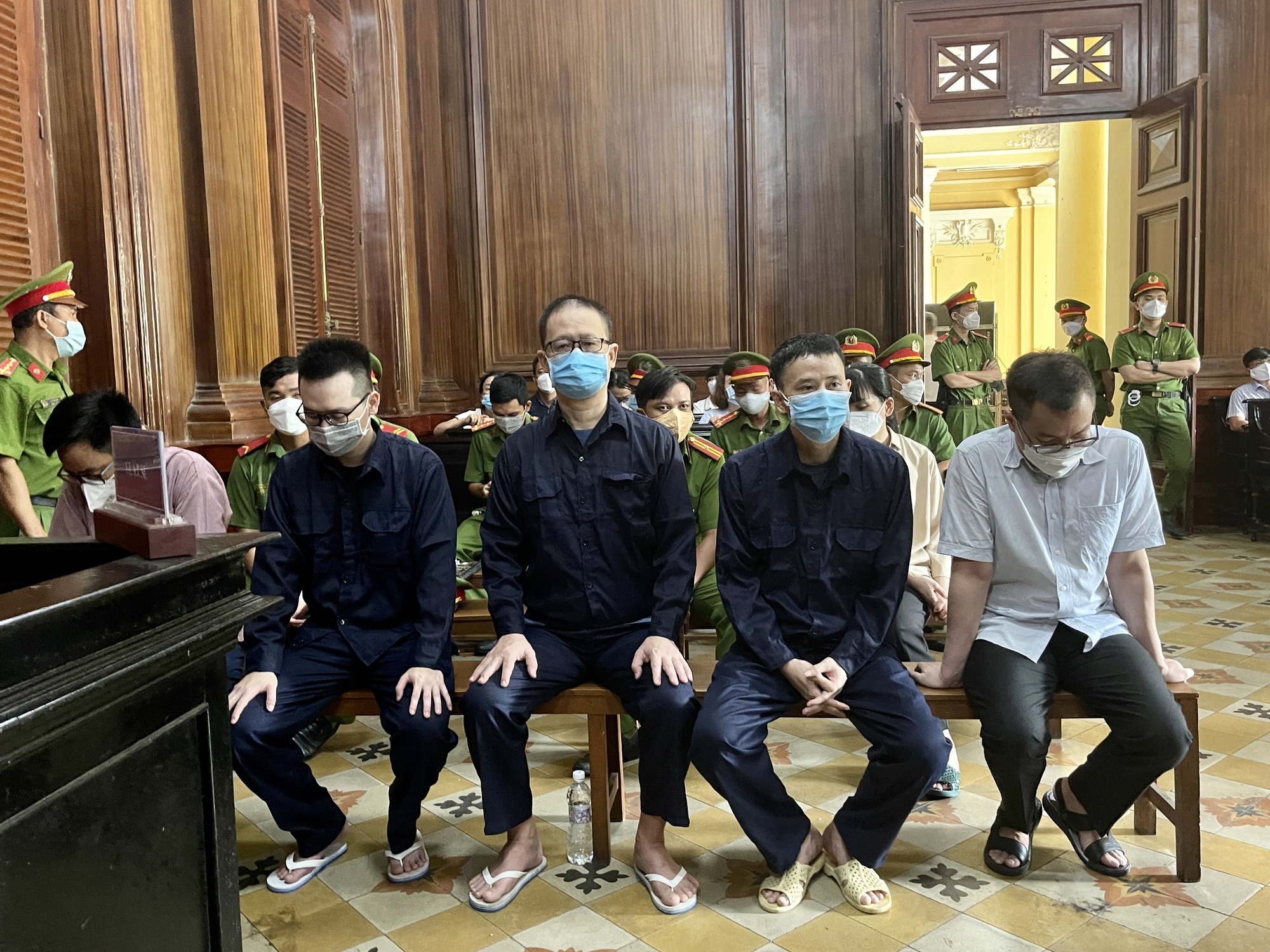 "Bán rẻ" hàng trăm nền đất: Ông Tề Trí Dũng nói "không có kinh nghiệm"!