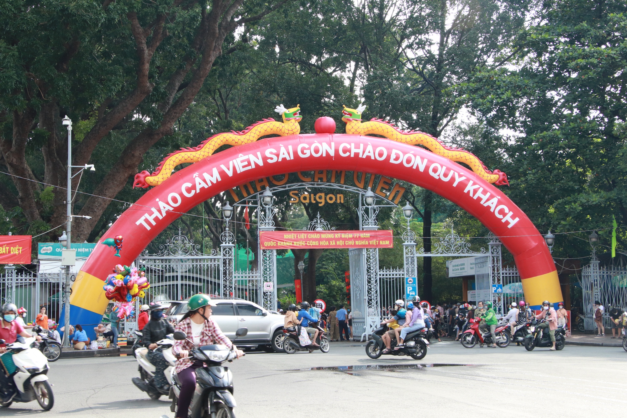 H&igrave;nh ảnh c&aacute;c điểm vui chơi ở trung t&acirc;m TP HCM trong s&aacute;ng 2-9 - Ảnh 10.