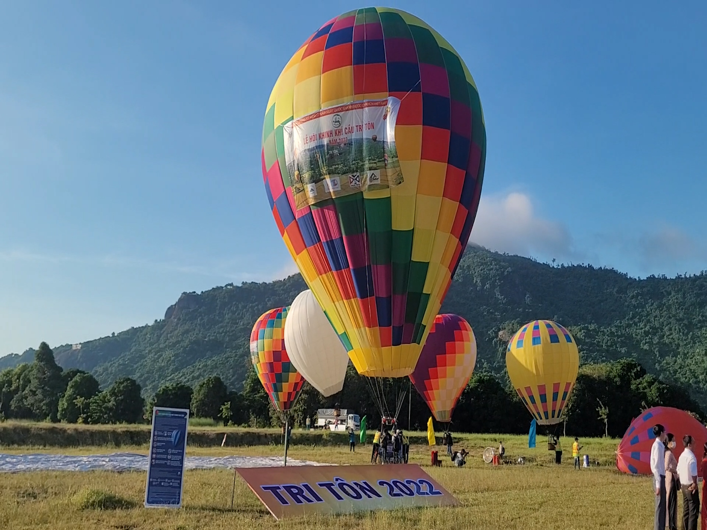 H&igrave;nh ảnh lần đầu xuất hiện dưới ch&acirc;n Phụng Ho&agrave;ng Sơn ở An Giang - Ảnh 3.