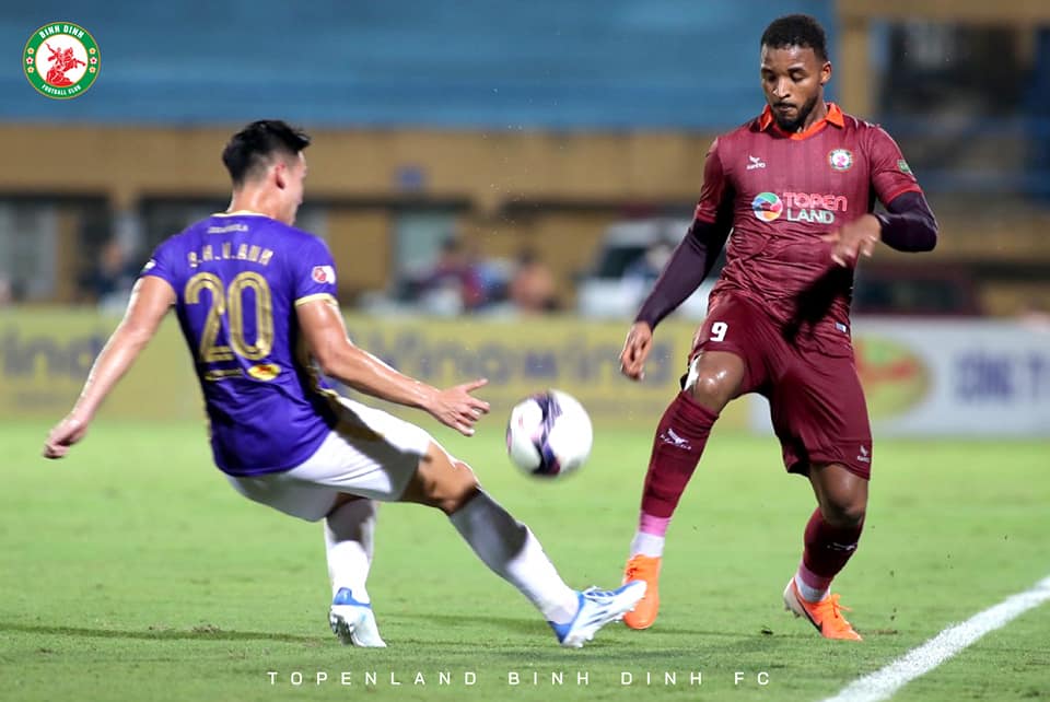 Ngỡ ngàng tỉ số giữa Hà Nội FC và TopenLand Bình Định - Ảnh 1.