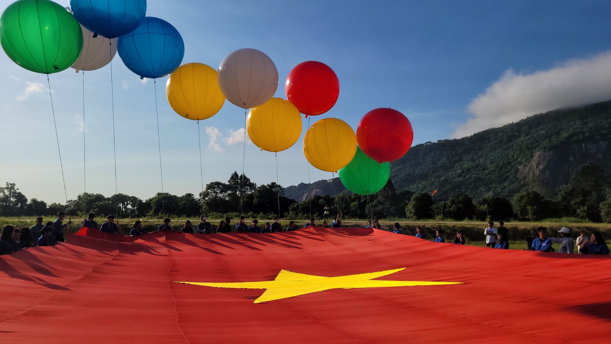 H&igrave;nh ảnh lần đầu xuất hiện dưới ch&acirc;n Phụng Ho&agrave;ng Sơn ở An Giang - Ảnh 8.