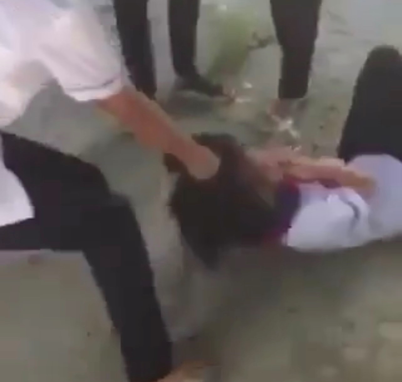 Tình trạng nữ sinh đánh nhau gia tăng, ngành giáo dục Thừa Thiên - Huế họp khẩn