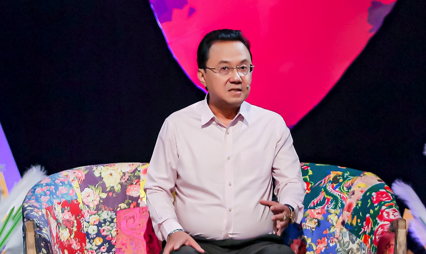 Nhà thơ Hồng Thanh Quang: Tuổi 60 vẫn "còn nguyên nỗi khát" thanh xuân