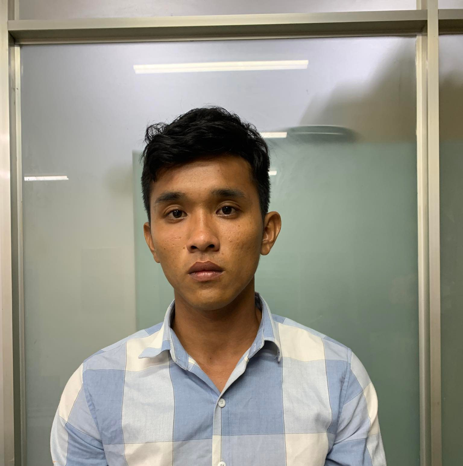 Trinh sát Công an TP HCM hóa trang bắt nam thanh niên bị truy nã