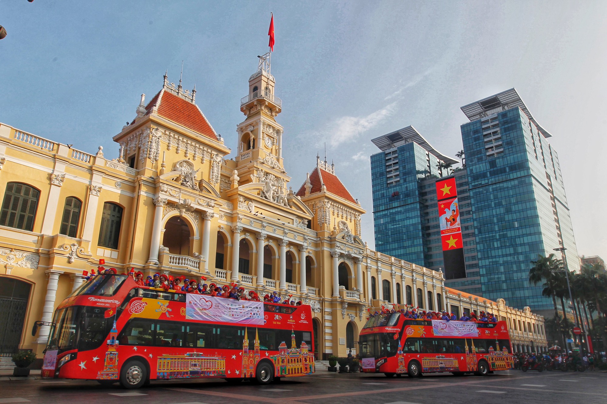 100 đôi công nhân nên duyên vào Ngày Quốc khánh - Ảnh 10.