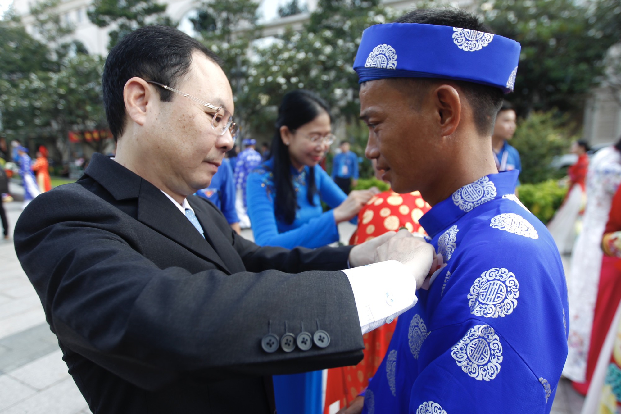 100 đôi công nhân nên duyên vào Ngày Quốc khánh - Ảnh 4.