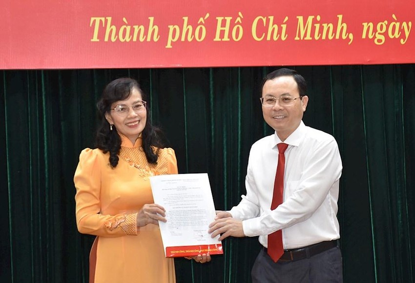 Thành ủy TP HCM tổ chức lễ trao quyết định cán bộ