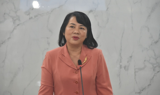 Những m&oacute;n qu&agrave; &yacute; nghĩa gửi tặng c&aacute;n bộ, chiến sĩ v&agrave; nh&acirc;n d&acirc;n v&ugrave;ng biển T&acirc;y Nam - Ảnh 1.