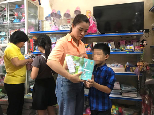 Nhiều nơi vẫn thiếu s&aacute;ch gi&aacute;o khoa - Ảnh 1.
