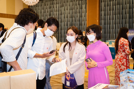 Xoay xở thu hút khách trong mùa thấp điểm