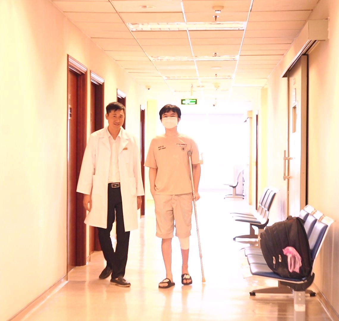 &ldquo;Ph&eacute;p m&agrave;u&rdquo; Vinmec v&agrave; hy vọng mới cho những bệnh nh&acirc;n ung thư xương trẻ tuổi - Ảnh 1.