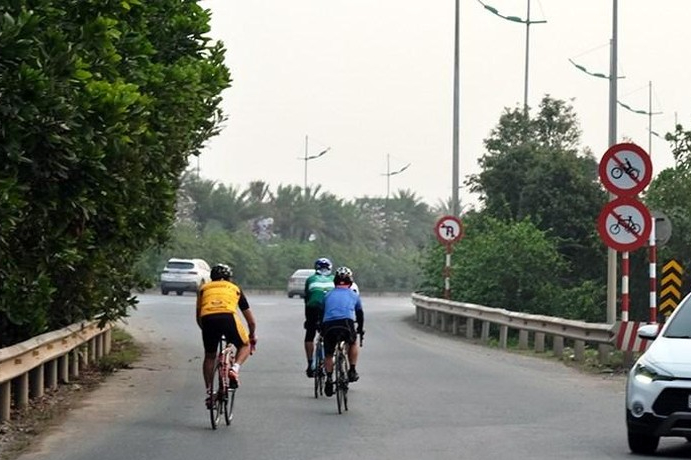Phạt nặng "cua-rơ" chạy ẩu: Việc cần làm ngay!