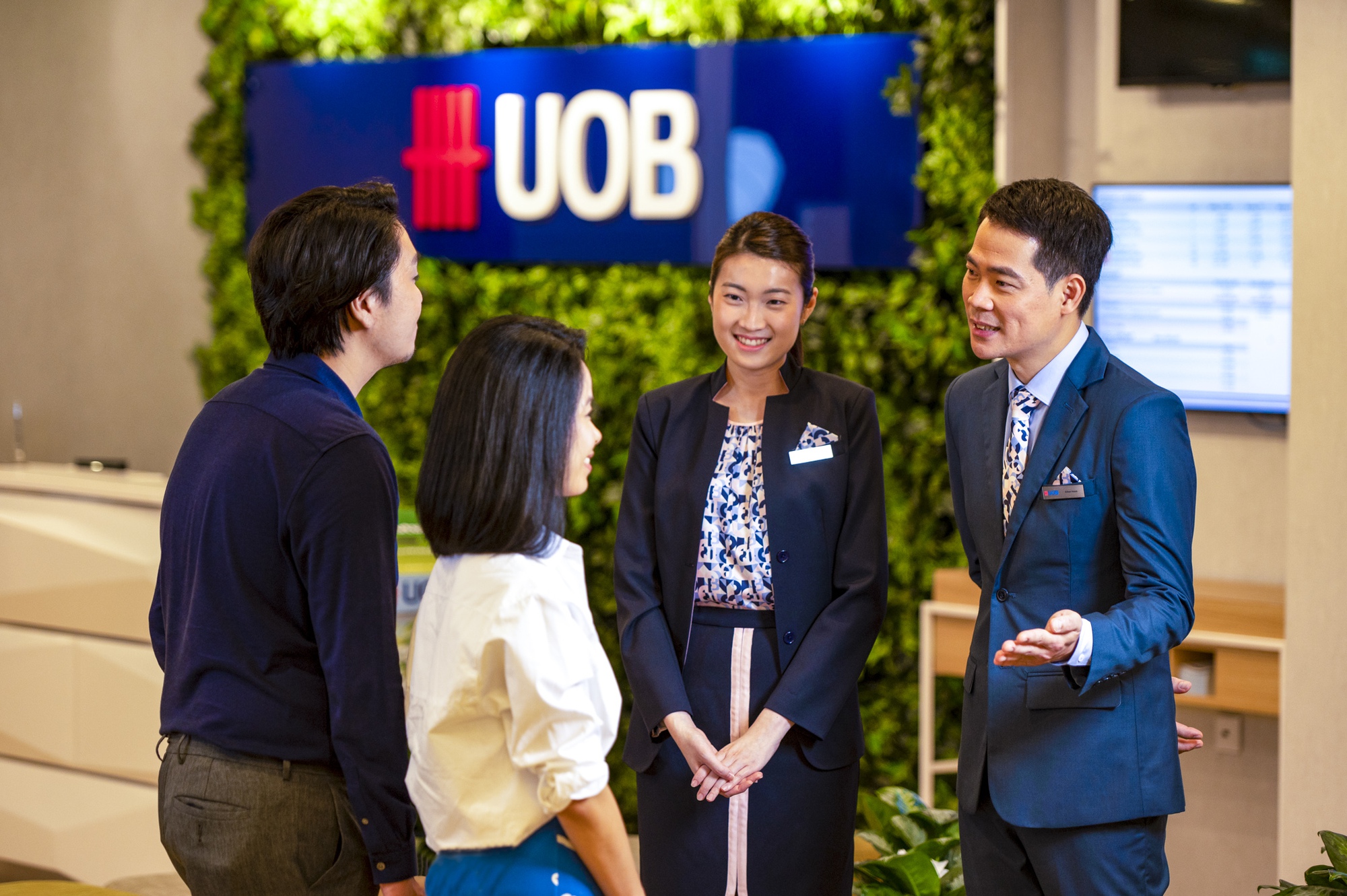 Ngân hàng UOB làm mới thương hiệu - Ảnh 1.