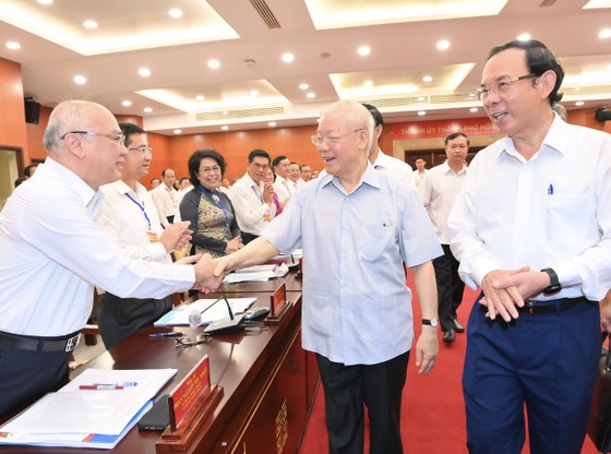 Tổng B&iacute; thư Nguyễn Ph&uacute; Trọng thăm v&agrave; l&agrave;m việc tại TP HCM - Ảnh 2.