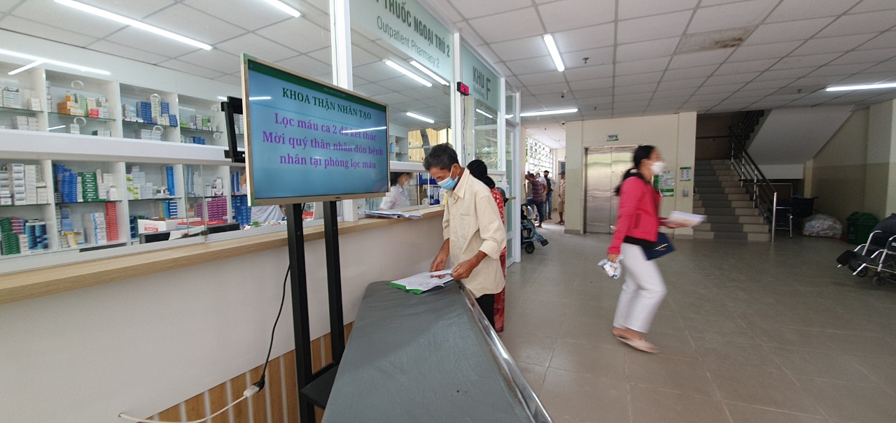 Một nhân viên bệnh viện dùng "ké" BHYT suốt 2 năm