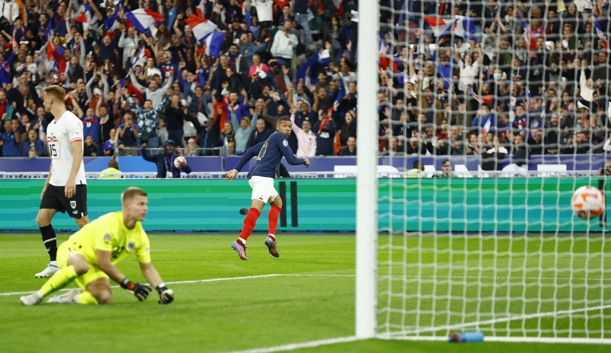 Hạ Áo 2-0 sân nhà, Pháp thoát phận chót bảng Nations League - Ảnh 1.
