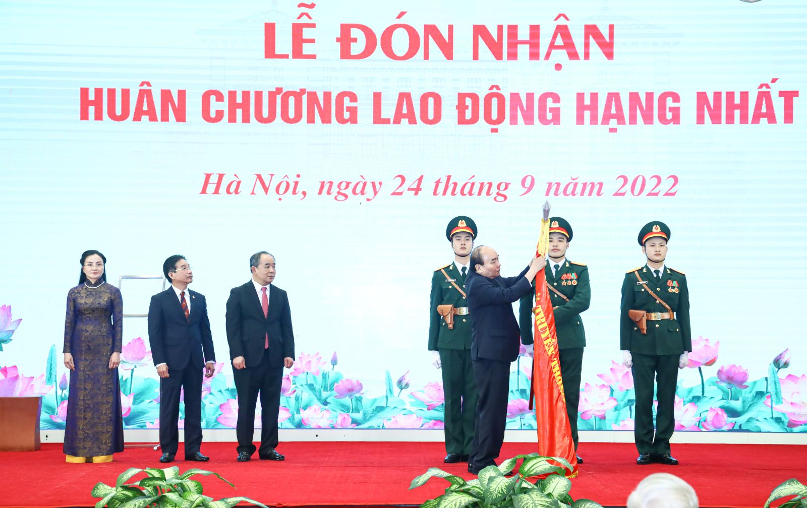 Tổng B&iacute; thư, Chủ tịch nước dự lễ kỷ niệm 30 năm t&aacute;i lập Văn ph&ograve;ng Chủ tịch nước - Ảnh 4.