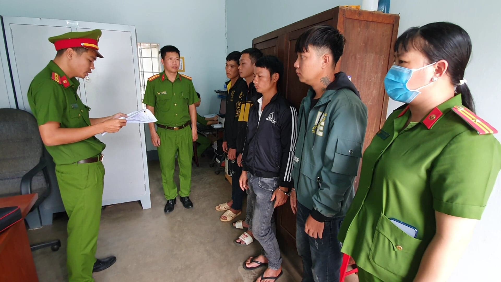 Hỗn chiến trong đêm ở Đắk Lắk