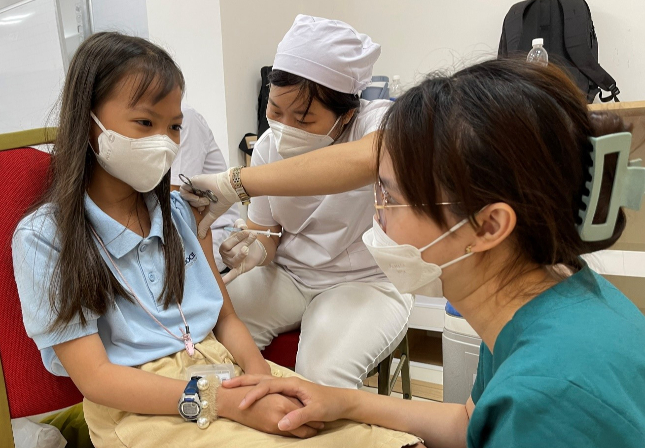 Chuyên gia nói gì về việc tiêm vắc-xin COVID-19 cho trẻ từ 6 tháng tuổi?