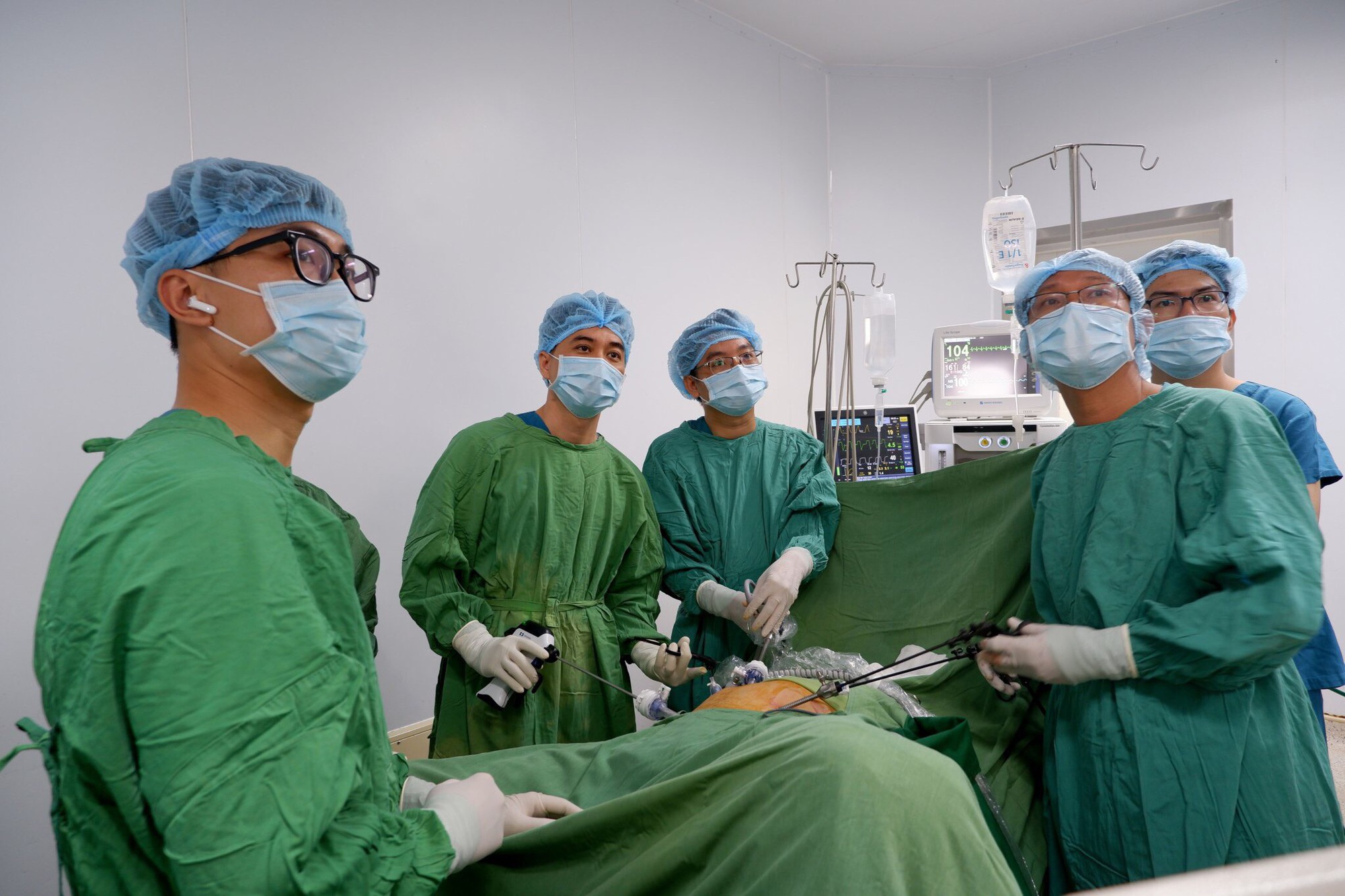 Mời bác sĩ giỏi đến Đắk Lắk phẫu thuật các ca bệnh khó