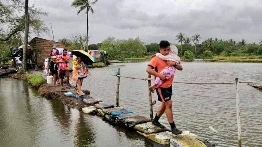 Si&ecirc;u b&atilde;o Noru đổ bộ Philippines, mang theo sức mạnh b&ugrave;ng nổ - Ảnh 14.