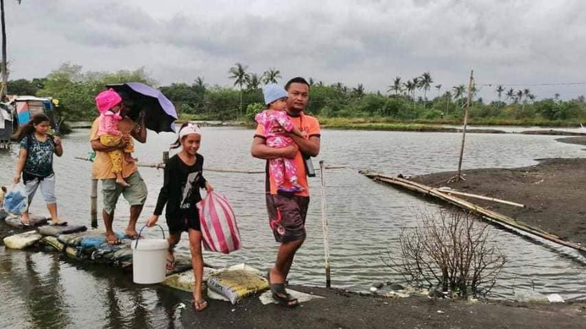 Si&ecirc;u b&atilde;o Noru đổ bộ Philippines, mang theo sức mạnh b&ugrave;ng nổ - Ảnh 15.