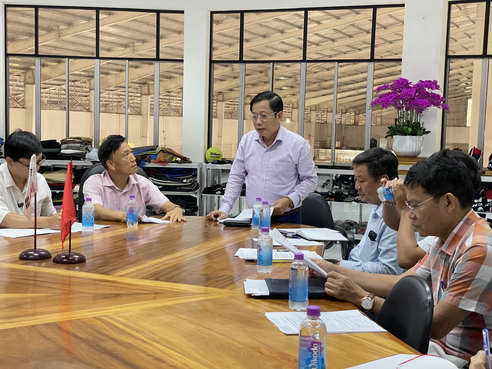 Trước hết, mình phải làm gương