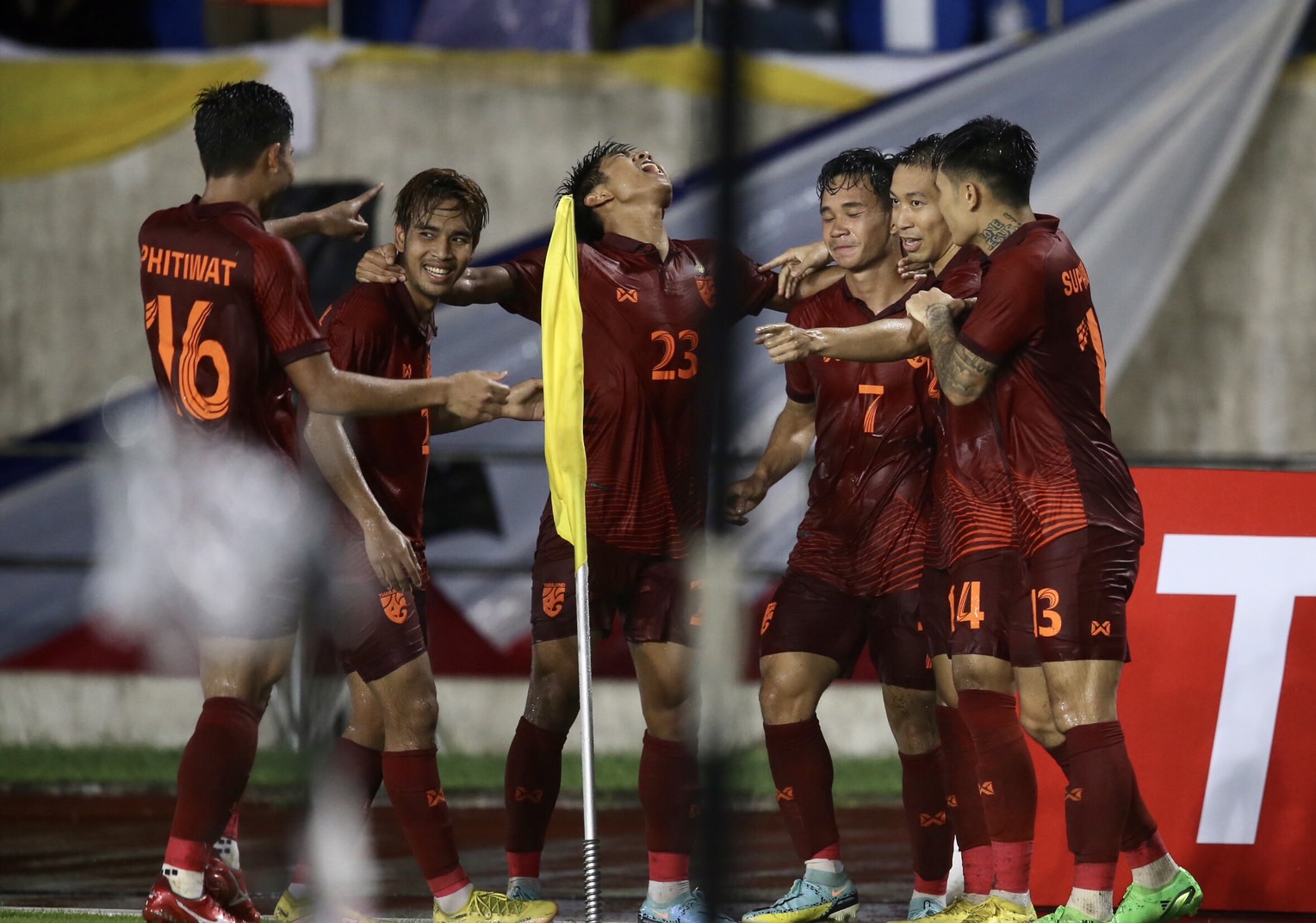 Tuyển Thái Lan "chuộc lỗi", giành hạng ba King's Cup 2022