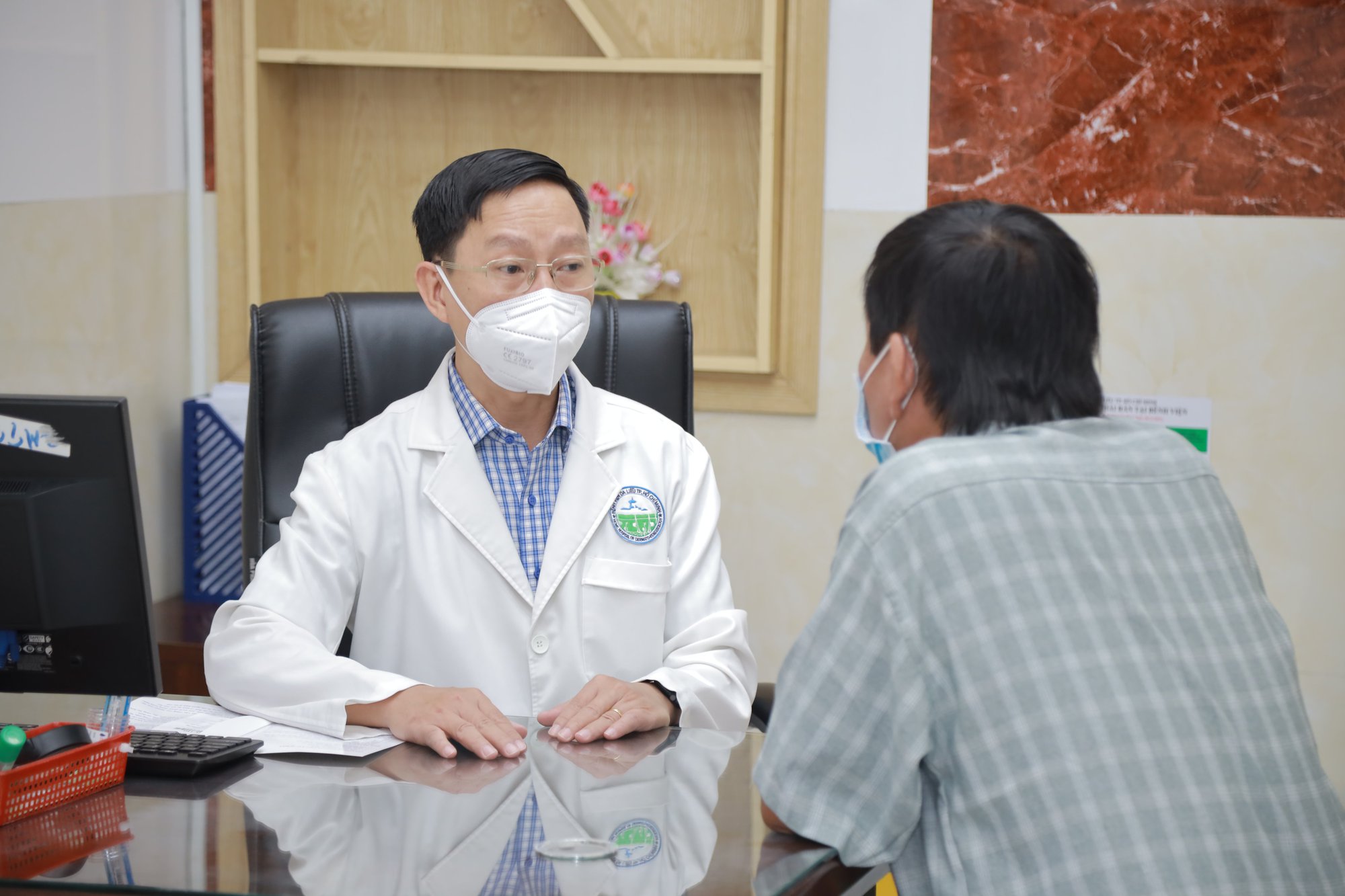 Nhiều bệnh nhân tự hủy hoại thân thể vì "có con gì bò trên da mình"